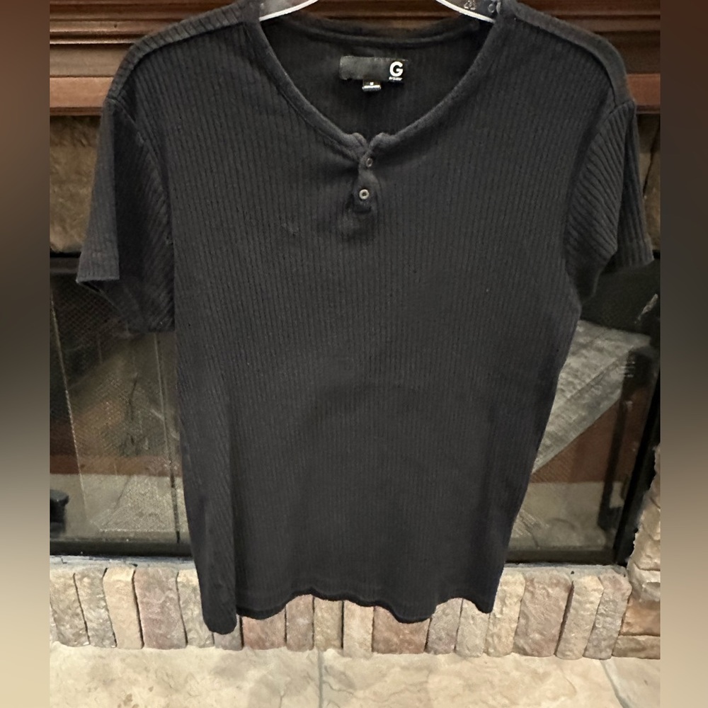 Black, medium GUESS T-shirt, black